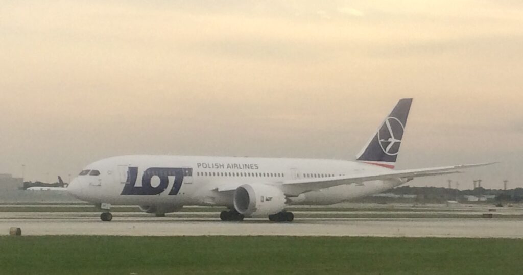 LOT Polish 787-800