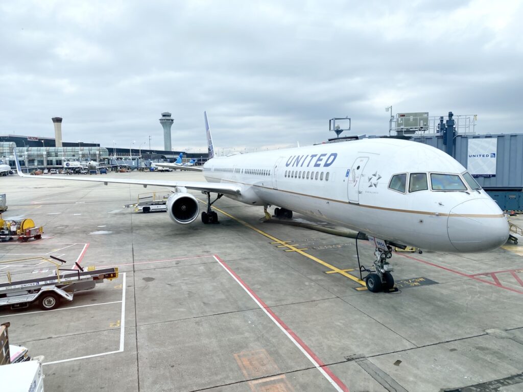 United Airlines 757-400 at agte in Chicago