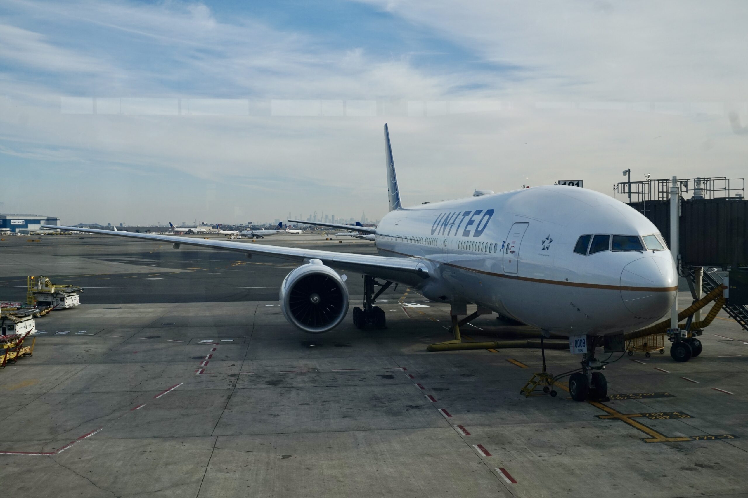 United Airlines Boeing 777-200